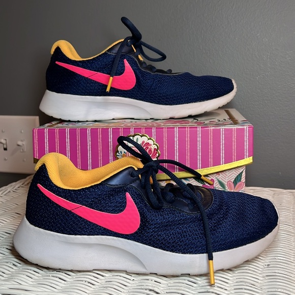 Nike Sneakers - Picture 2 of 14